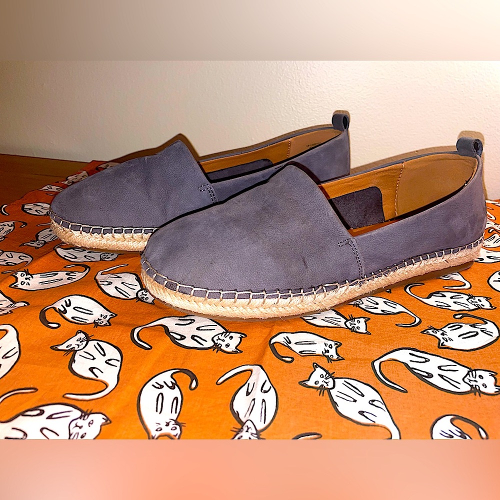 Size 9. Women* Lucky Brand* leather * Flat shoe * lightly used *